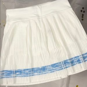 Ivivva size 12 white mini pleat skirt